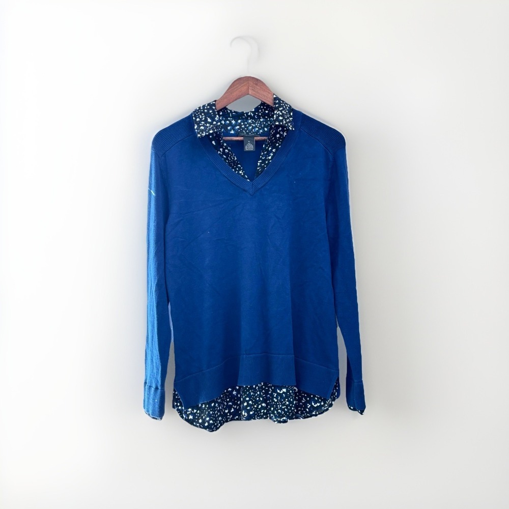 Investments Top Womens Large Blue V Neck Sweater Contrast Collar Leopard Printed